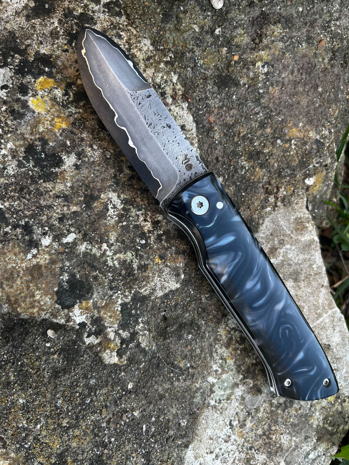 Bonsmara friction folder with kirinite scales