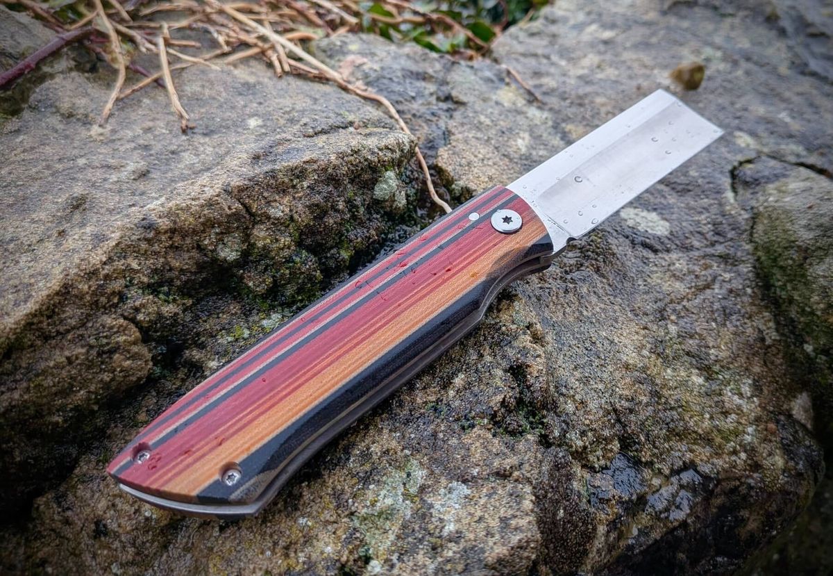 Bonsmara friction folder open