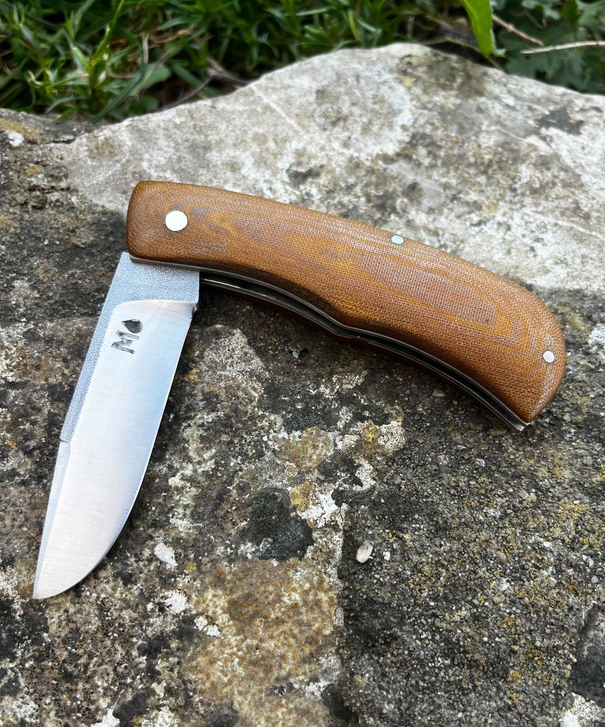 Trapper slipjoint half open